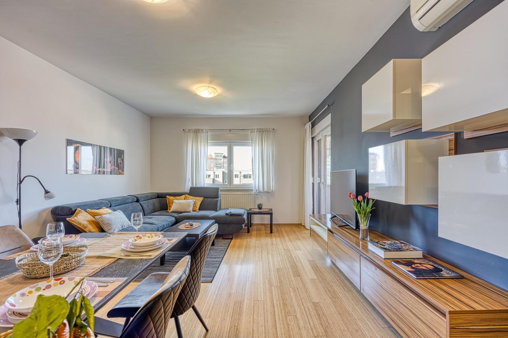 Apartment Dea - Three Bedroom Apartment PUY Eksteriør bilde